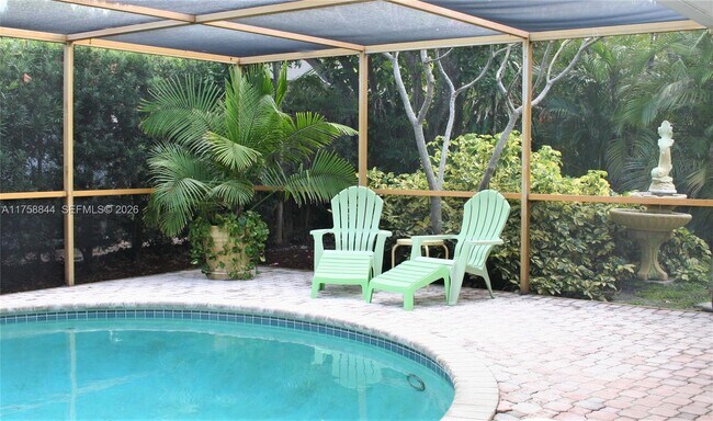 1933 Twin Dolphin Ln