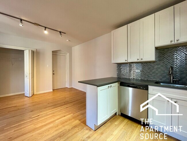 Photo - 2834 W Palmer St Unit 307