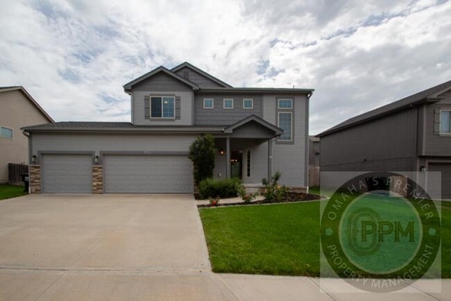 Building Photo - HUGE 3Bd/3Ba House in Bennington, NE!