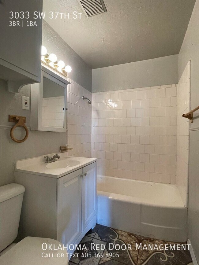 Photo - 3033 SW 37th St