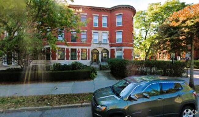 Building Photo - 1874 Beacon St Rental