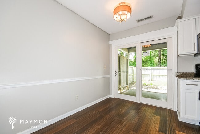 Photo - 811 Von Kolnitz Rd