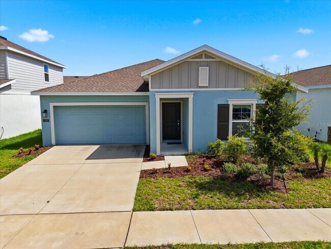 1033 Holden Wy