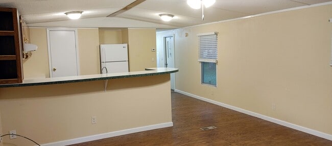 Photo - 853 Lovejoy Rd
