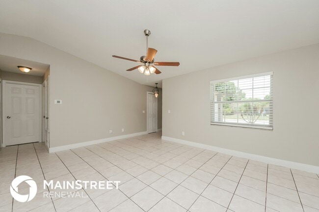 Photo - 1434 Dean B St