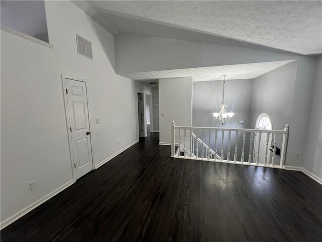 Photo - 5568 Elderberry Ln