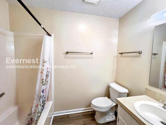 Photo - 28 John Hancock Cir