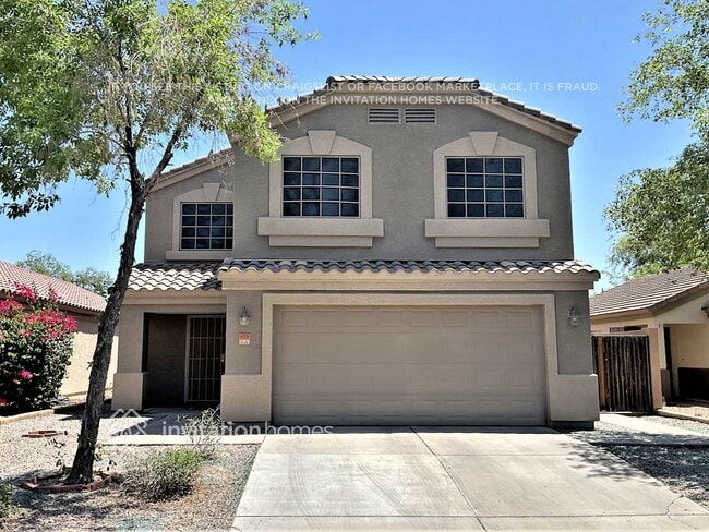 Building Photo - 423 S Sabrina