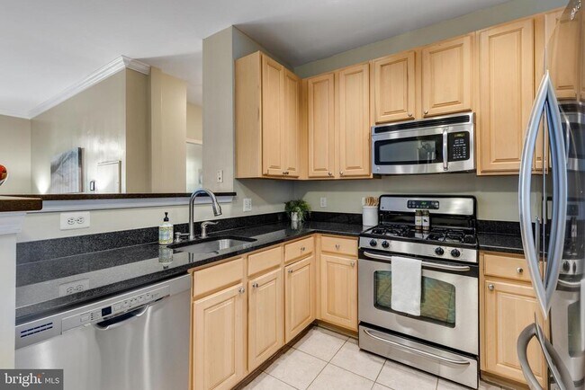 Photo - 2465 Army Navy Dr Unidad 104