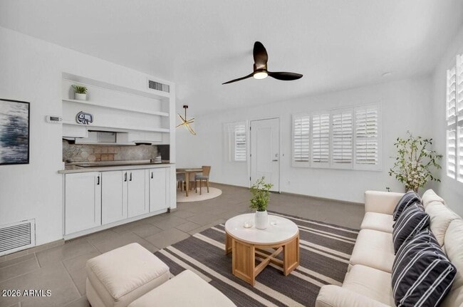 Building Photo - 8017 E Glenrosa Ave