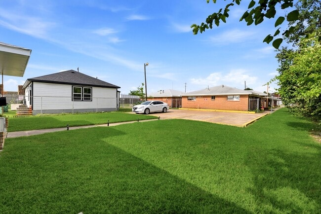 Photo - 3408 E Lockwood Dr
