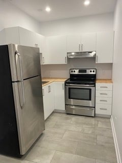 Building Photo - 5497 Av. Victoria Unit 223