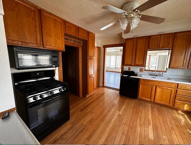 Photo - 3617 Edward St NE