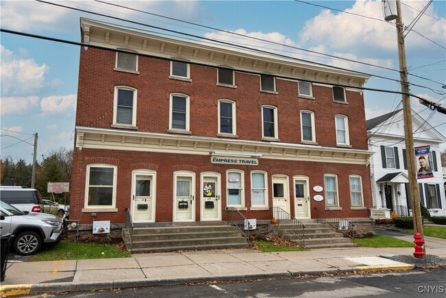 Building Photo - 25 College St