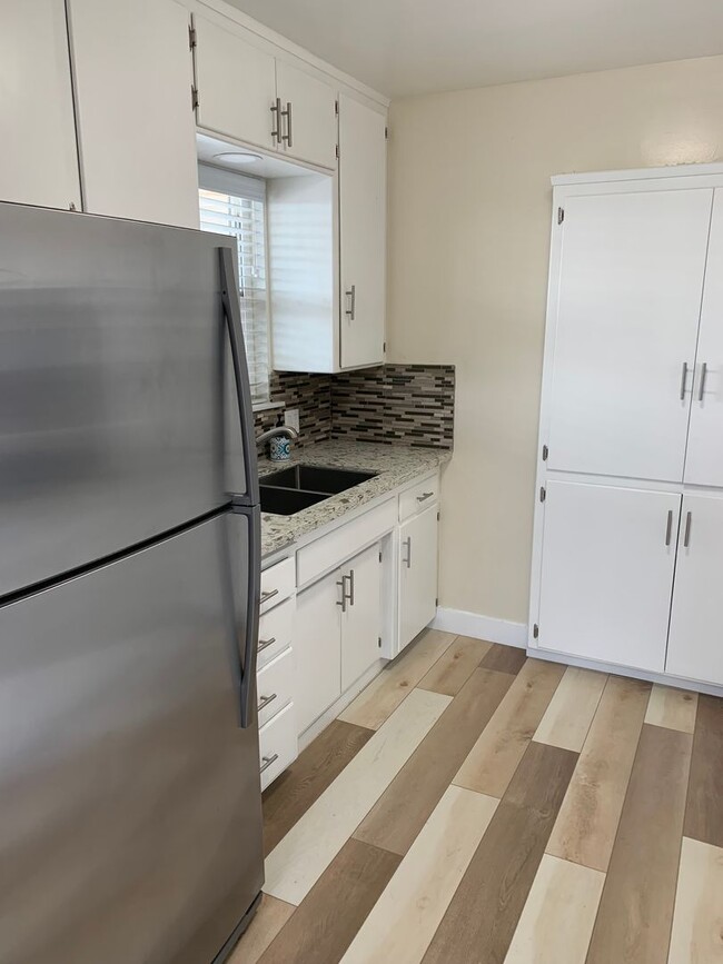 Photo - 233 S Horne St Unidad 233-B