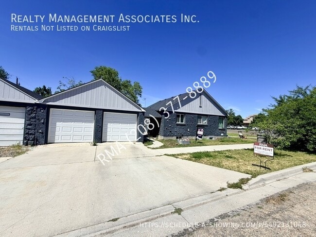 Building Photo - 123 S Holly St Unit B