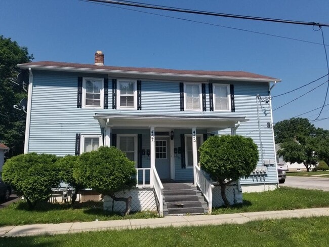 Building Photo - 457 Talma St Unit 2