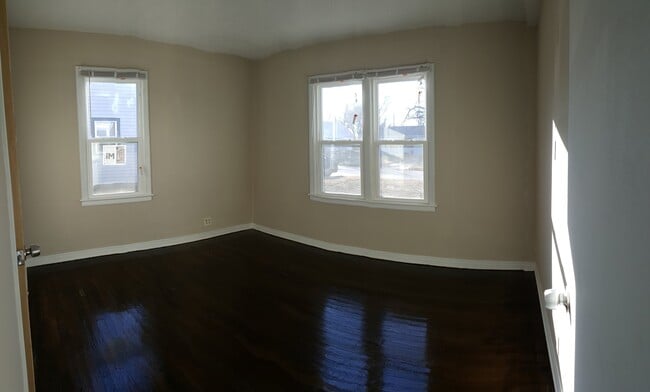 Photo - 2338 N Poplar St