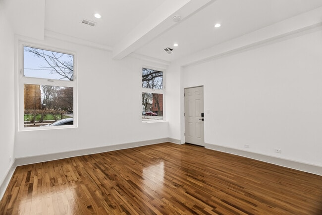 Photo - 2030 N Oakley Ave