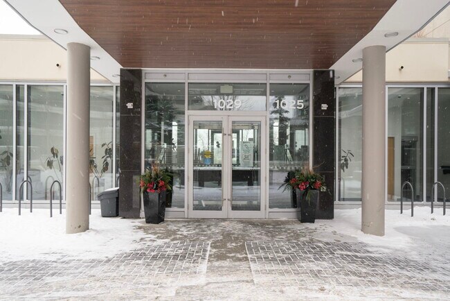 Photo - 1025-2105 5 Ave SW