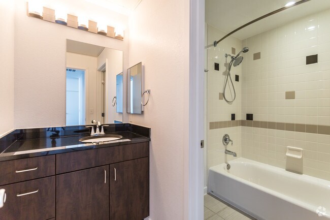 2BR, 1BA - 2A