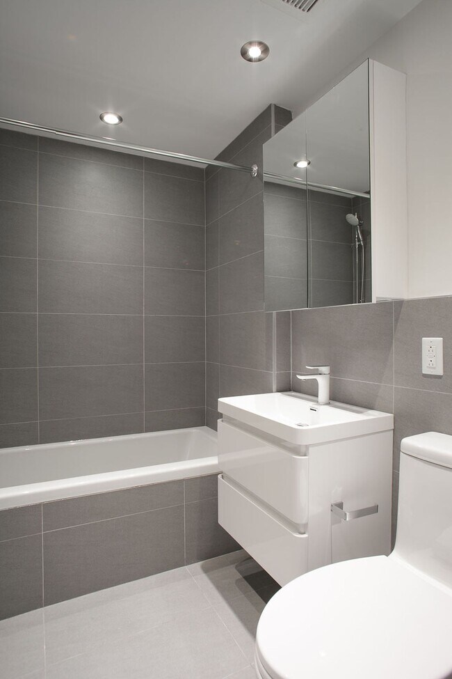 Photo - 3495 Rue de la Montagne Unit 109