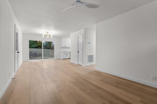 Photo - 6037 Dahlgren Ave