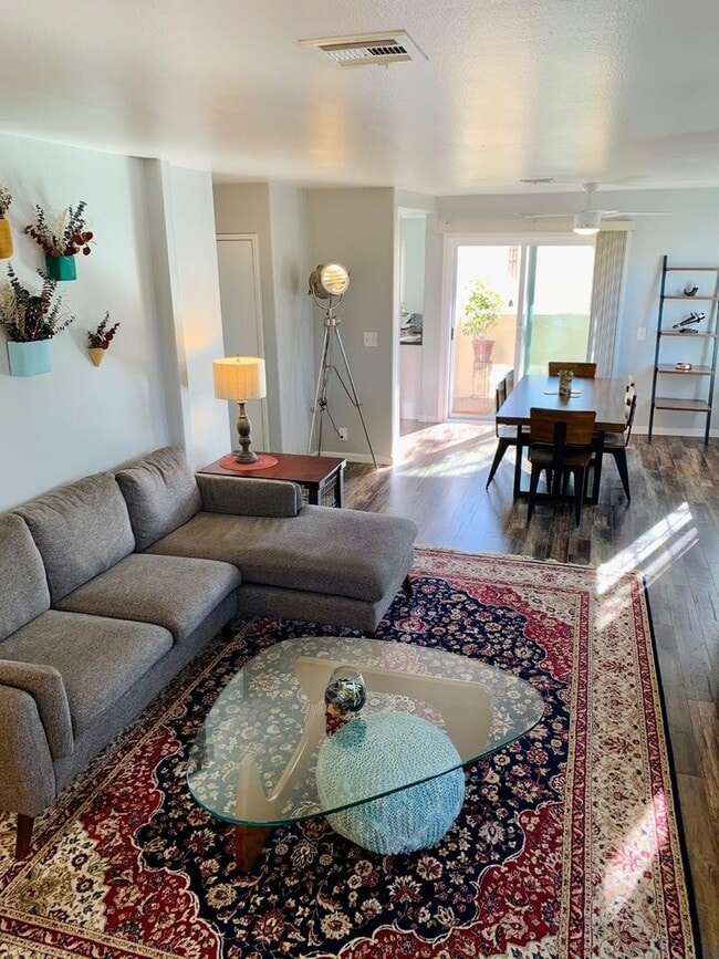 Photo - 3 bed updated OB townhome, near beach