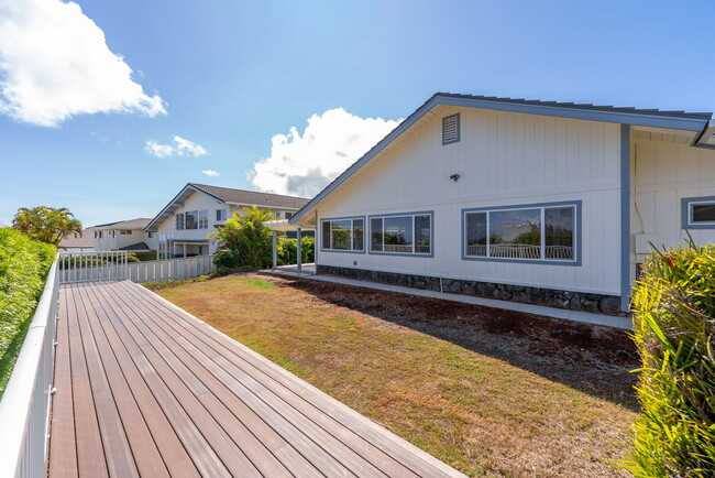 Photo - 2067 Laukahi St