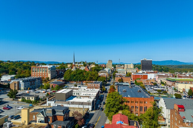 Photo - White Star Flats