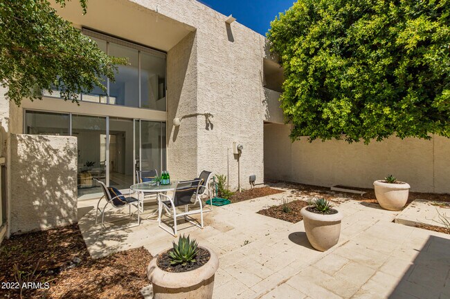 Photo - 4656 N 40th St