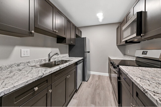 Photo - 3910 Crystal Lake Dr Unidad 204