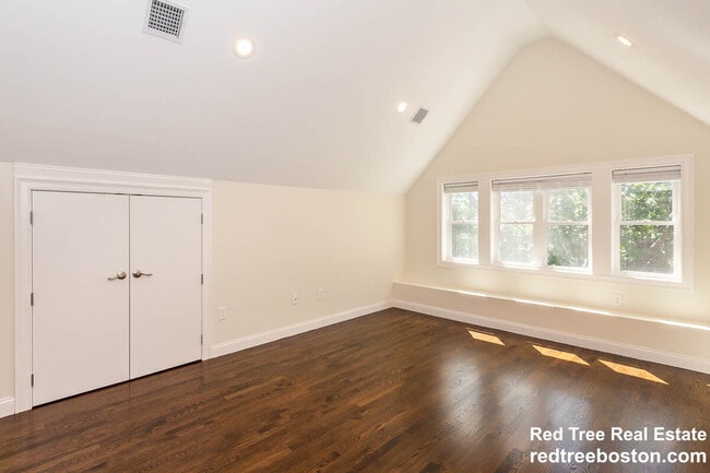 Photo - 77 Rock Glen Rd