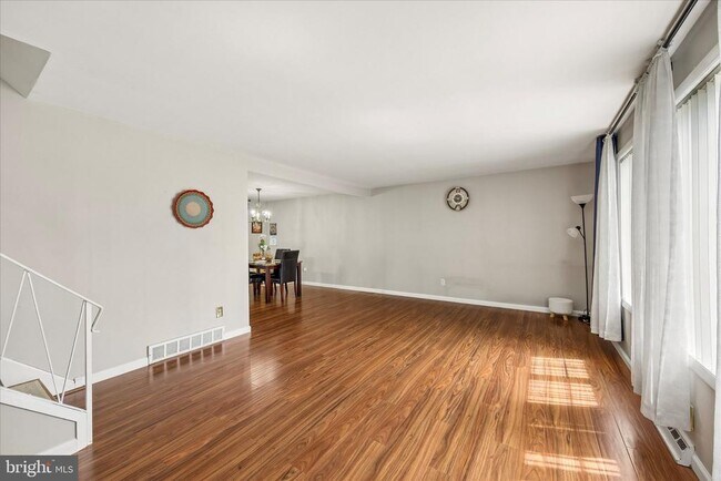 Photo - 805 Selma St