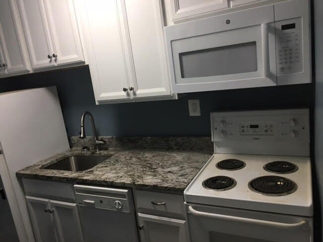 Building Photo - 1118 St Paul St Unit Apt 3F