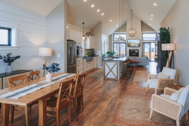 Photo - 6565 Blackwood Rd