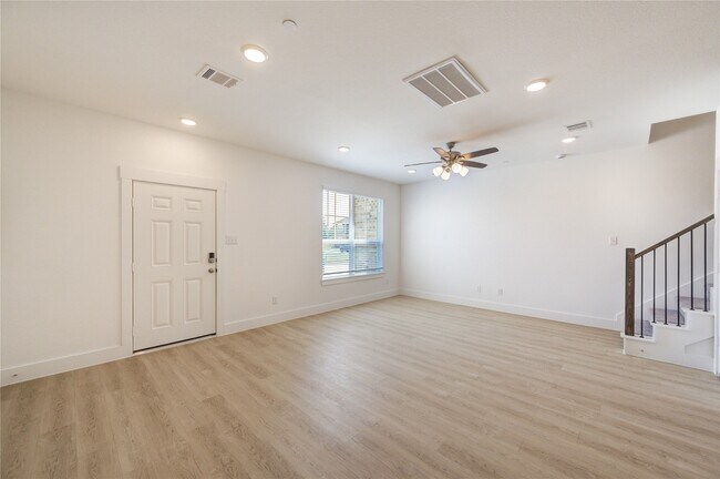 Photo - 11910 Carvalho Dr