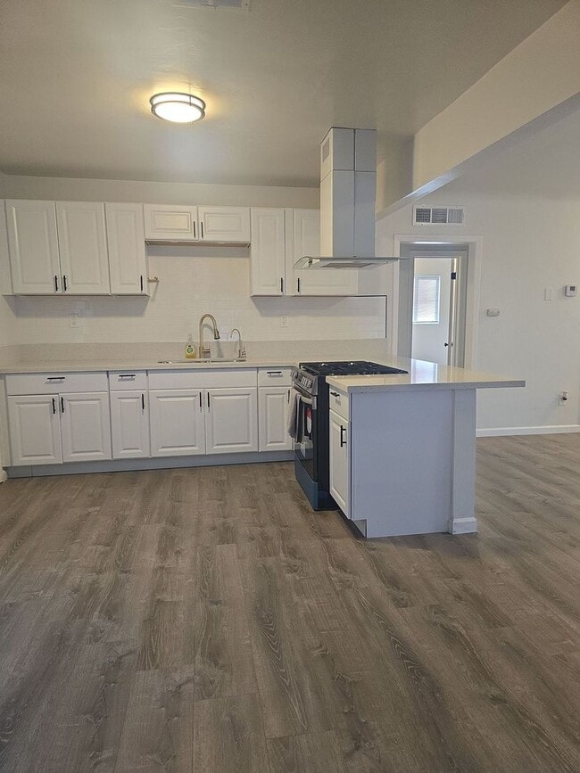 Photo - Single-family home with flexible leases - Renovated property - Pet-friendly - Coming soon!