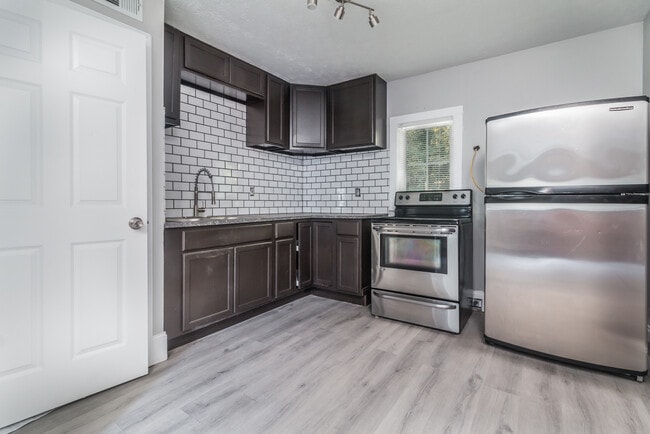 Building Photo - 511 Gresham Park Dr Unit D - top right