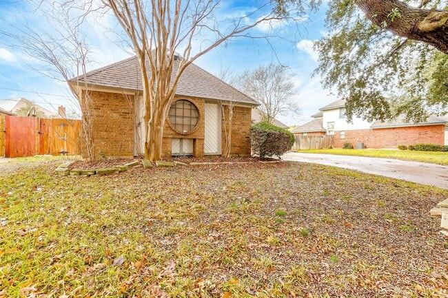 Photo - Beautiful 3 Bed, 2 Bath Home in Well Established Holiday West Neighborhood W /Pool and Pool Servi...
