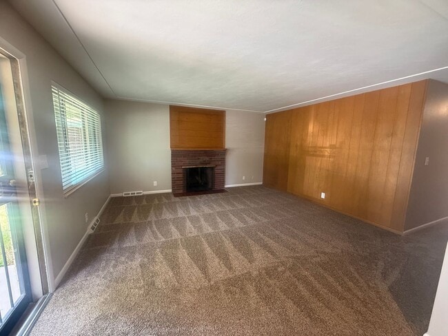Photo - $0 DEPOSIT OPTION! SPACIOUS 5-BEDROOM HOME WITH FINISHED BASEMENT & 2 CAR GARAGE