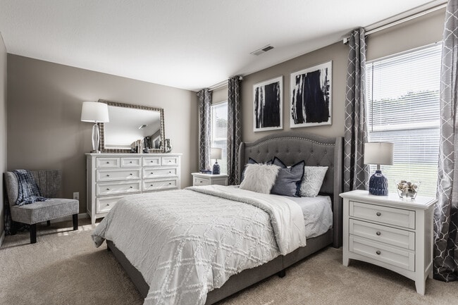 Large Bedrooms & Closets