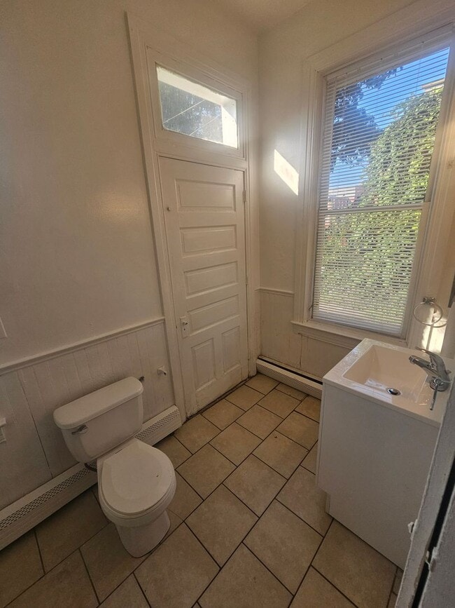 Photo - 574 W Market St Unit 1