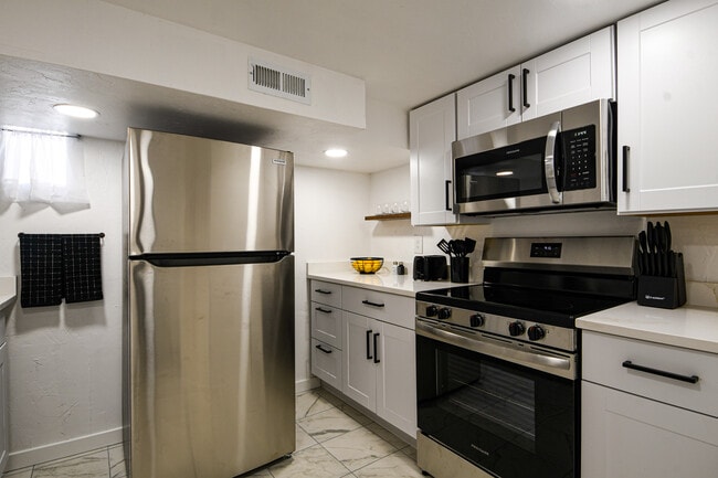 Photo - 1422 Tennyson St
