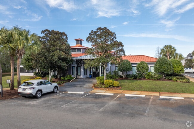 The Lakes At Nottingham - Clubhouse - The Lakes at Nottingham