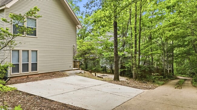Photo - 379 Butternut Dr