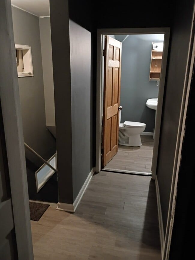 Photo - 122 W Donald St