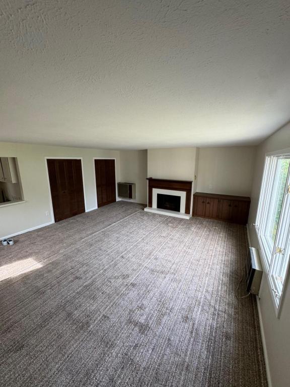 Photo - 373 E 232nd St