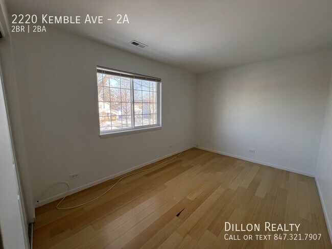 Photo - 2220 Kemble Ave Unit 2A