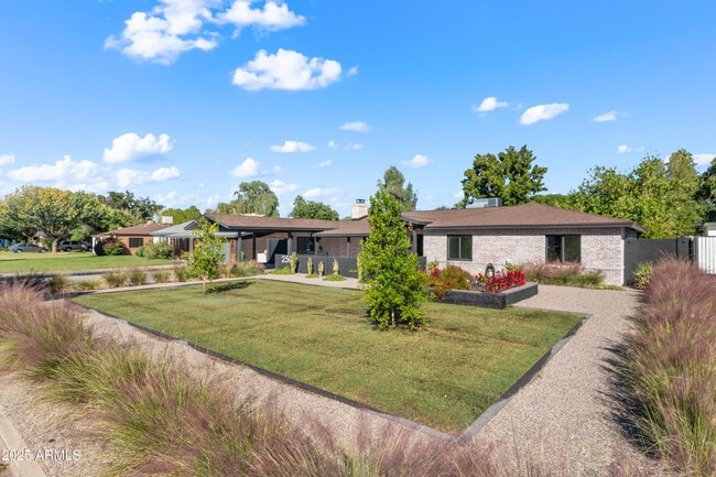 Photo - 2502 E Whitton Ave